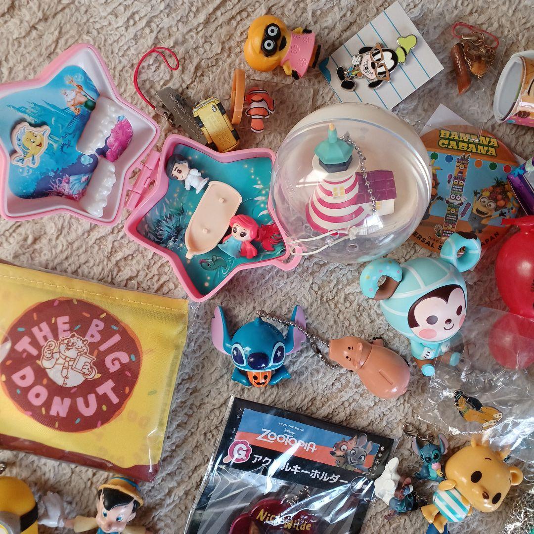 ディズニーグッズ　フィギュア　メダル　ガチャ　弁当箱　大量まとめ売りセット