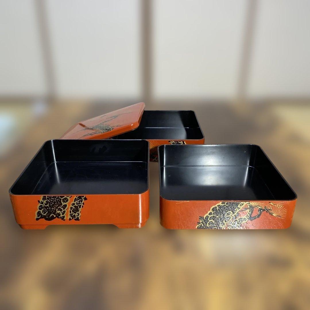 オレンジの松と鶴の3段重箱