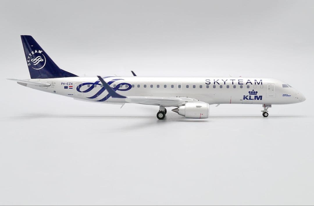 KLMオランダ航空 ERJ-190 PH-EZX 1/200