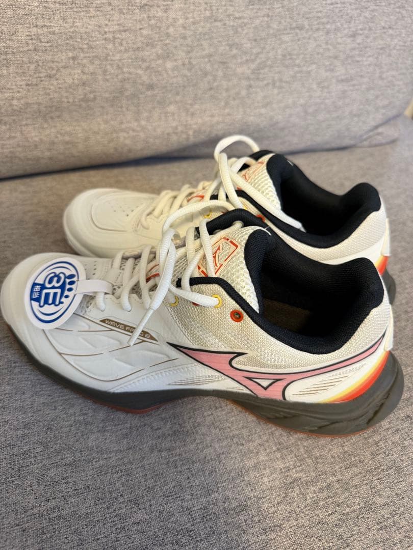 【新品未使用】Mizuno バドミントンシューズ ワンピースコラボ