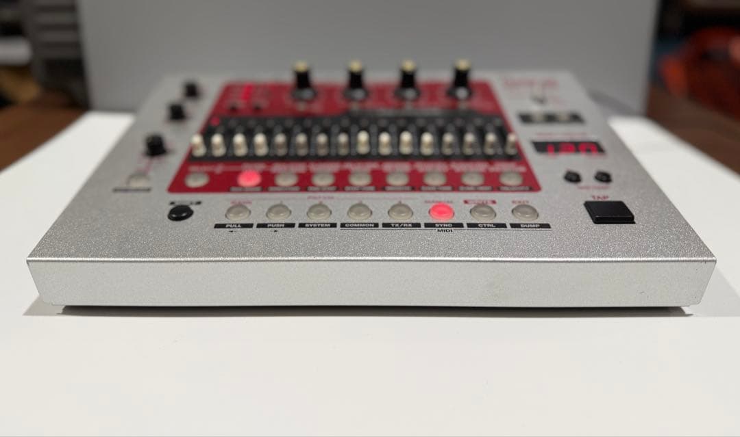 Roland EF-303 エフェクター　303 909 808