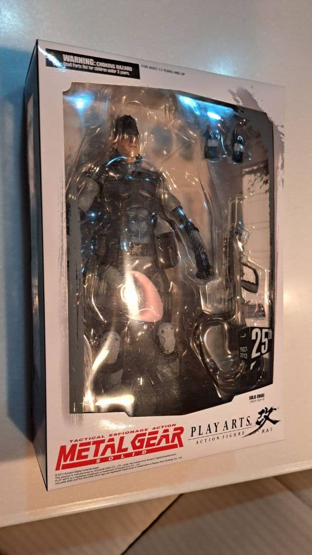 新品　プレイアーツ改　ソリッドスネーク L GEAR　メタルギアソリッド