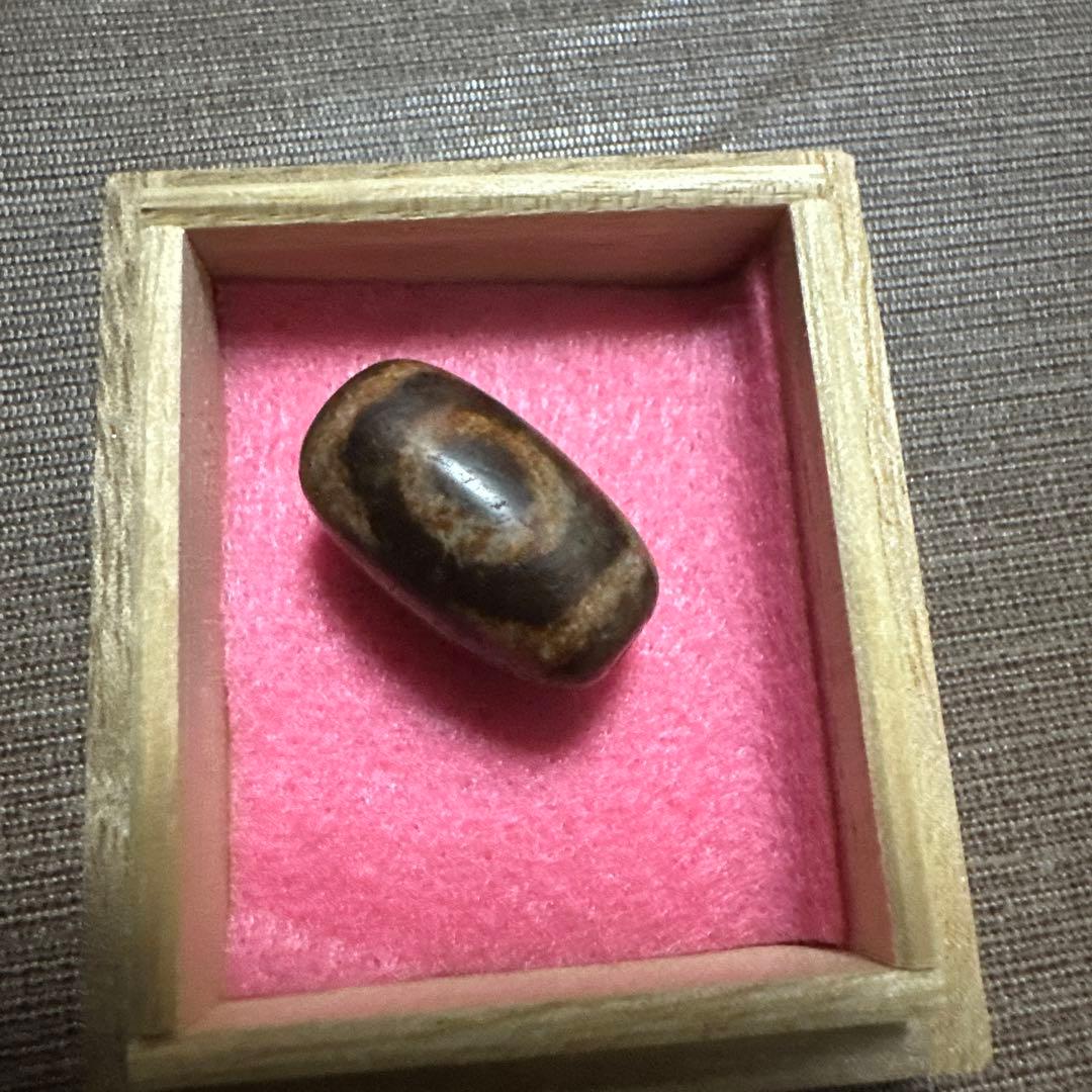 紅朱砂　虎牙三眼
