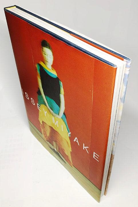 イッセイ・ミヤケ『ISSEY MIYAKE』M.ホルボーン編　和英二カ国語版