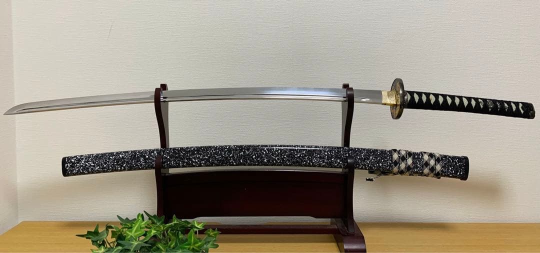【模造刀】日本刀 打刀 肥前忠広 美しい鍔 樋入刀身