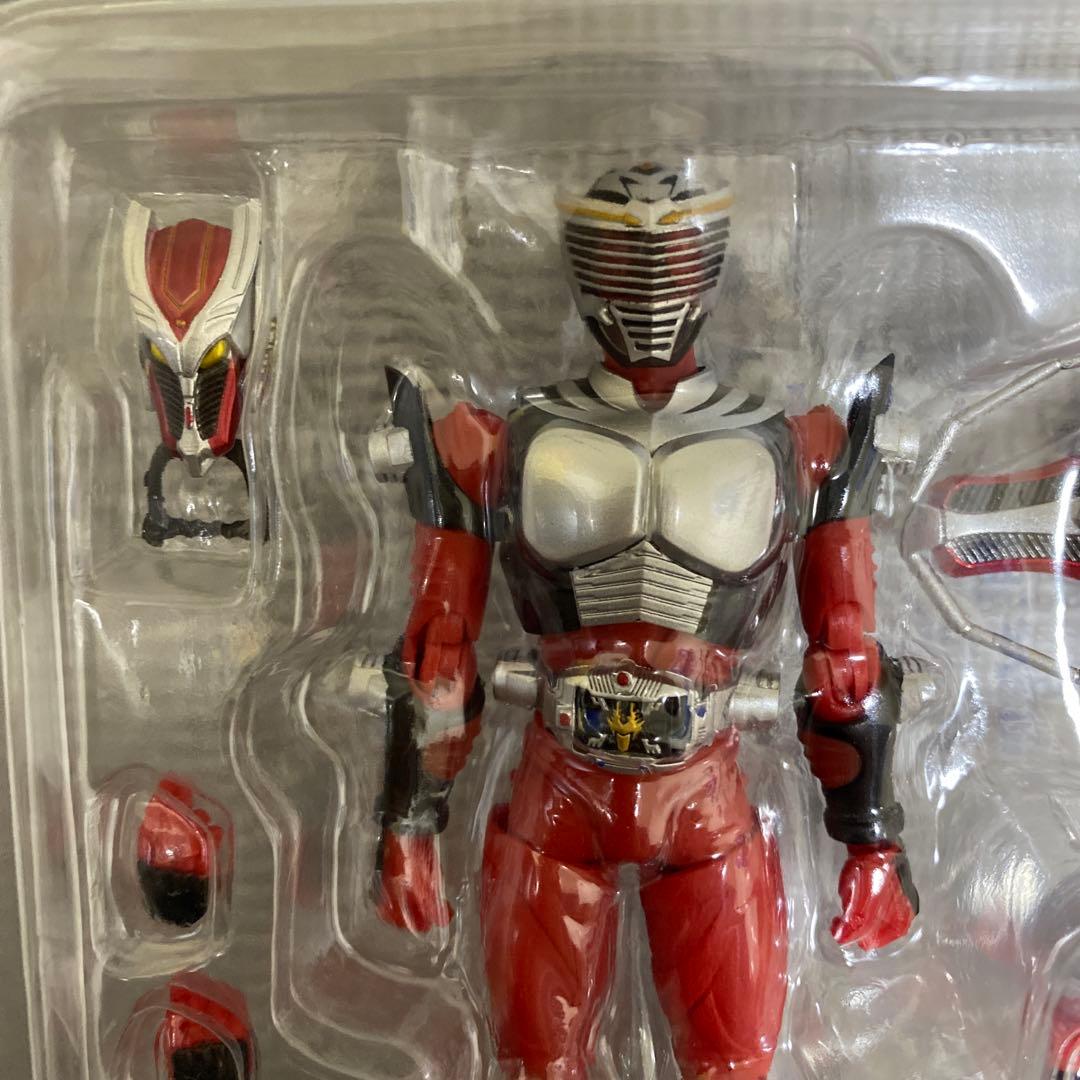 【中身未使用】s.h.figuarts 仮面ライダー龍騎　バンダイ