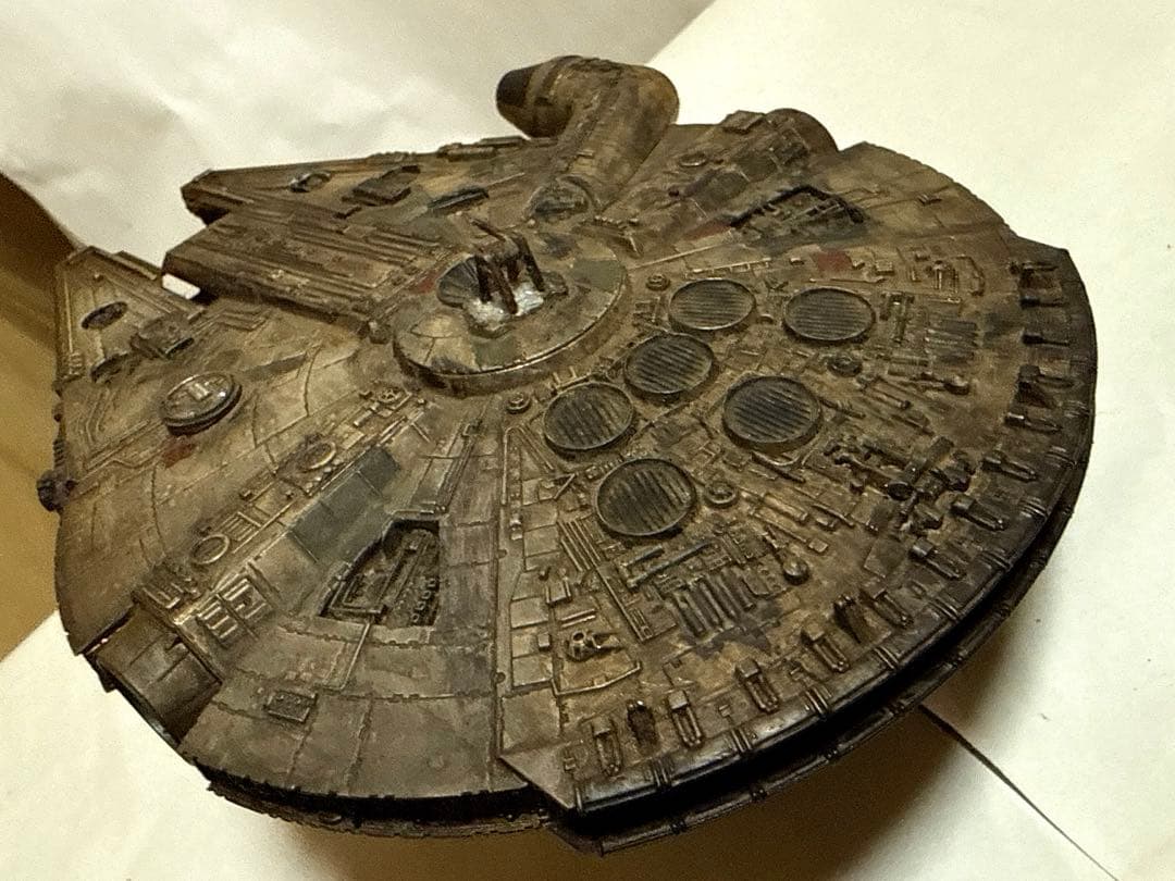 スターウォーズ ミレニアムファルコン バンダイプラモデル 塗装済み完成品