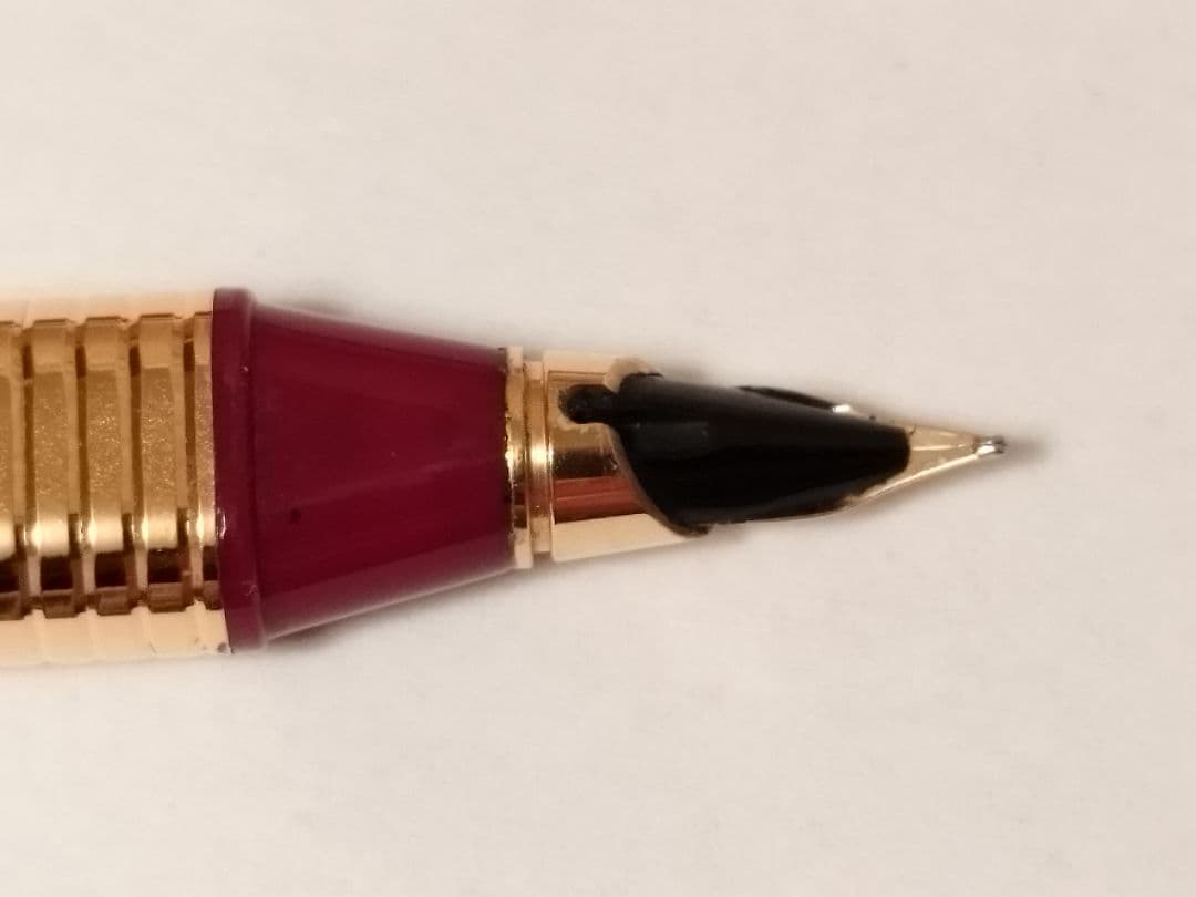 カルティエ　万年筆　Cartier Les Must ゴールド
