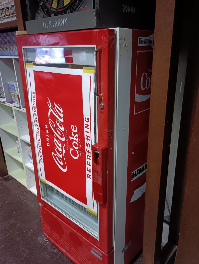 〔値段交渉可能〕コカ・コーラCoca-Cola 冷蔵庫 ロゴ付き