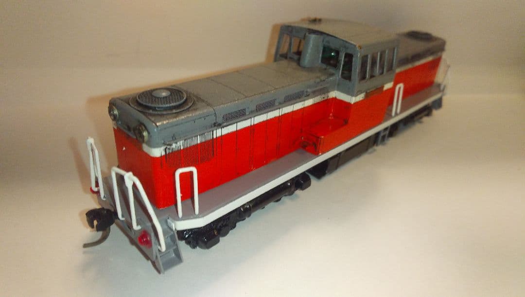 HOゲージ　エンドウ　DD13+2軸貨車4両