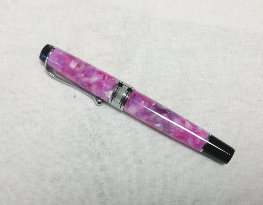 限定品　アウロラ AURORA 万年筆 カレイドスコーピオ ルーチェローザ