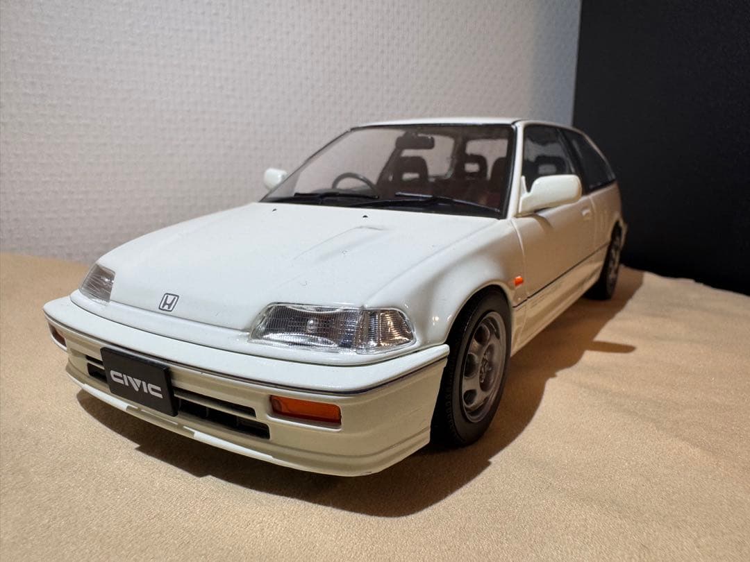 ホンダ CIVIC ミニカー ホワイト1/18
