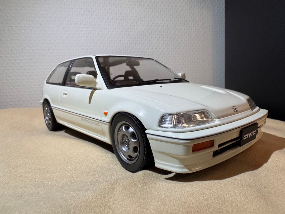 ホンダ CIVIC ミニカー ホワイト1/18