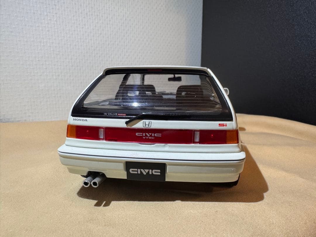 ホンダ CIVIC ミニカー ホワイト1/18