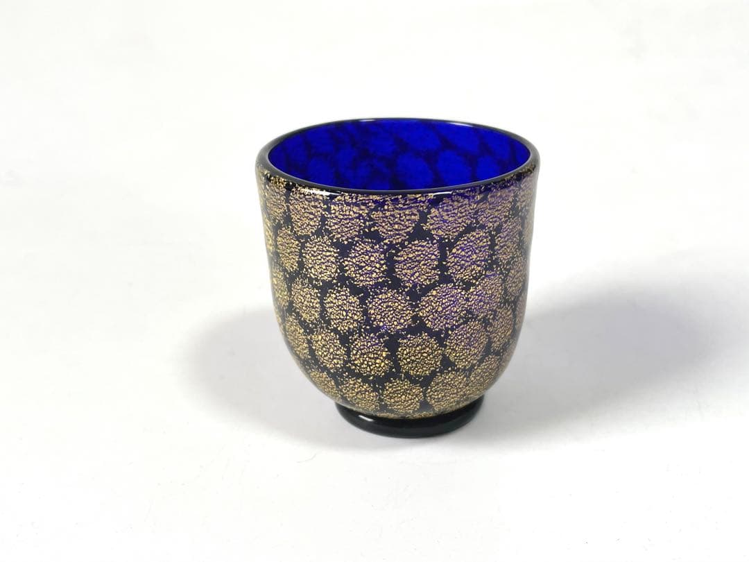 ガラス作家　岩田久利　ガラス　盃　ぐい呑　酒器　冷酒　硝子　金箔　箔入　共箱