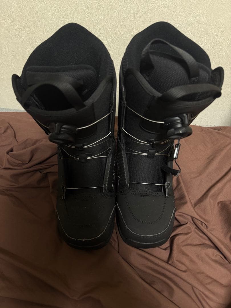 SALOMON スノーボードブーツ