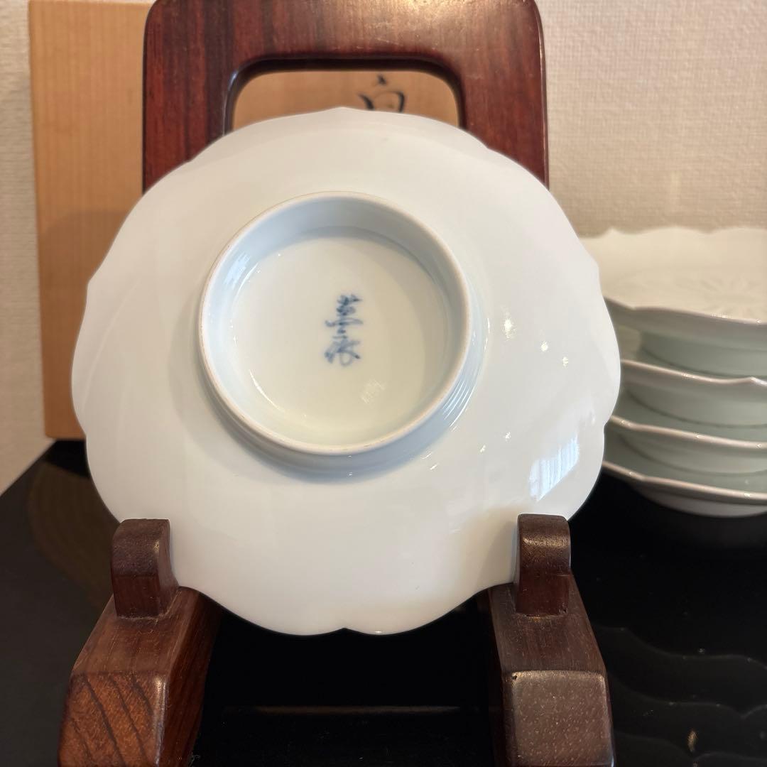 井上萬二　白磁菊彫文皿　5枚