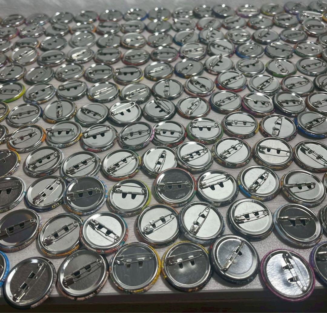 ナツコミ　缶バッジ　ワンピース　大量　約229個