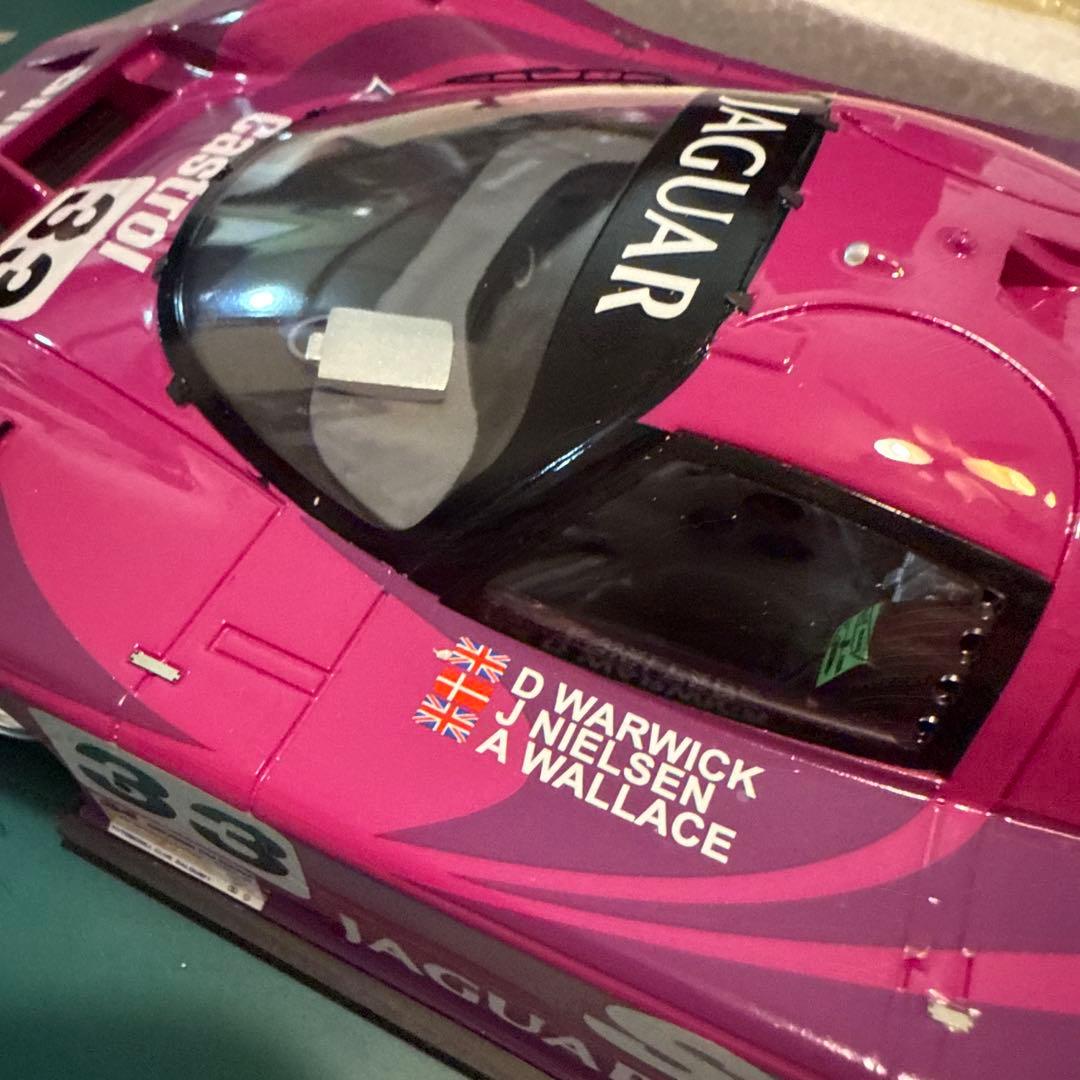 Auto Barn Jaguar XJR 12-91-1 Silk Cut 紫