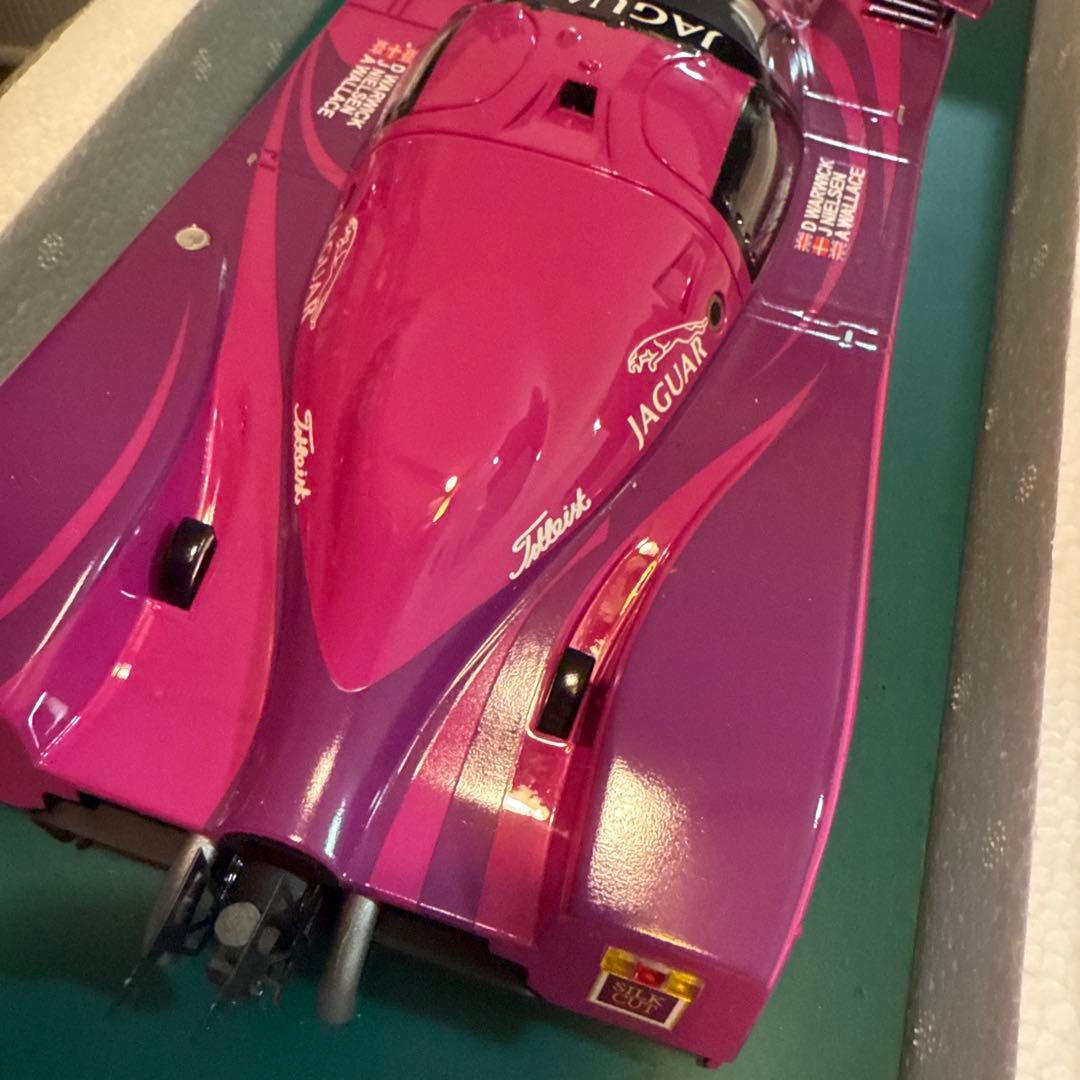 Auto Barn Jaguar XJR 12-91-1 Silk Cut 紫