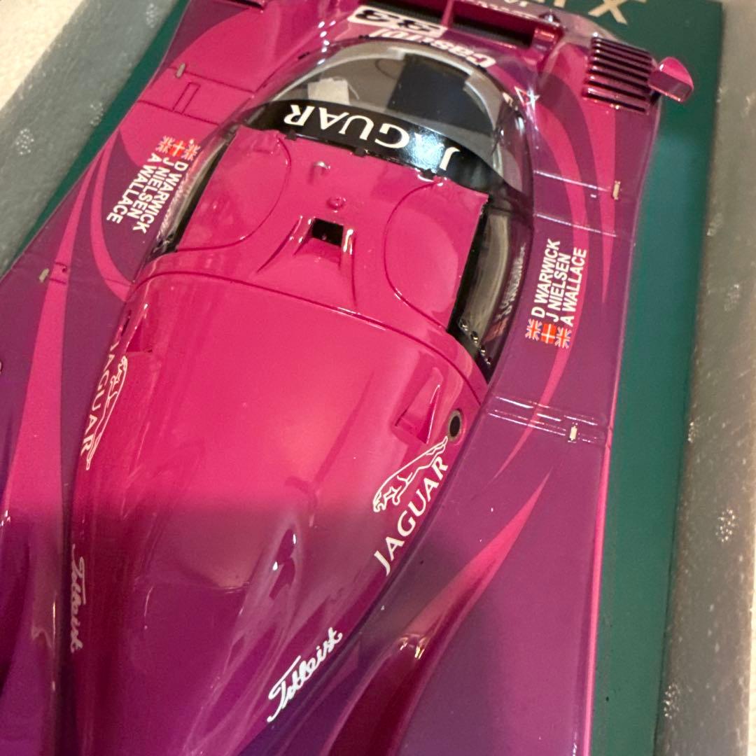 Auto Barn Jaguar XJR 12-91-1 Silk Cut 紫