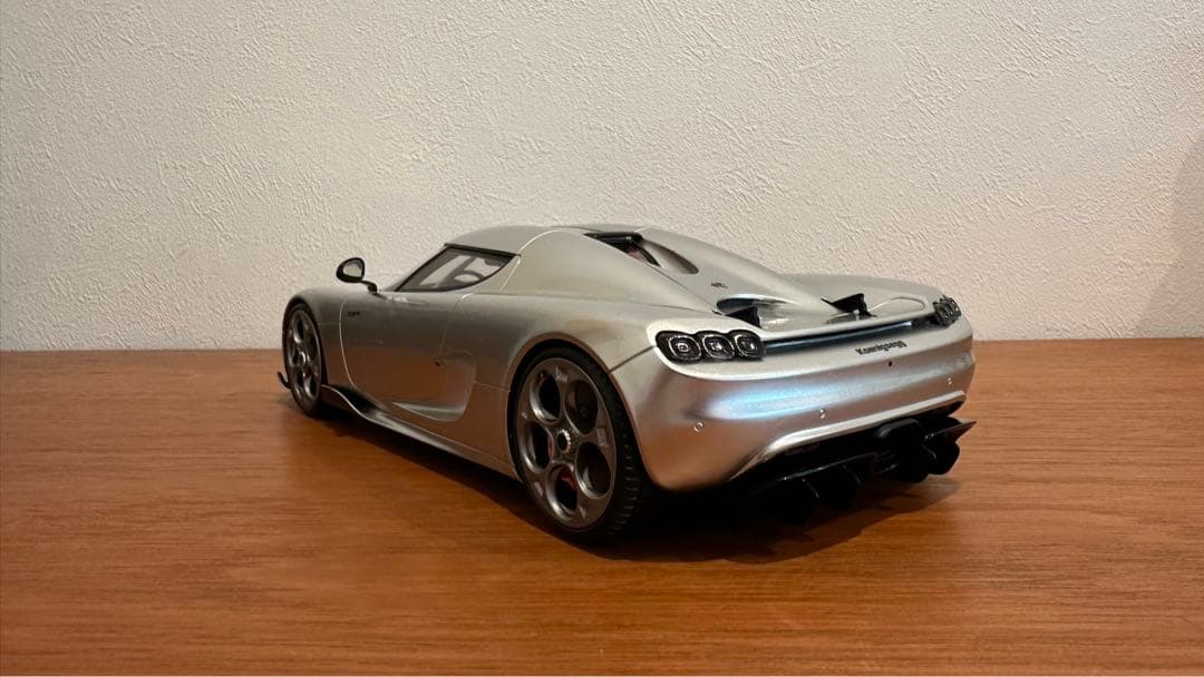マ*イ様 GT SPIRIT 1/18 ケーニグセグ CC850 (シルバー)
