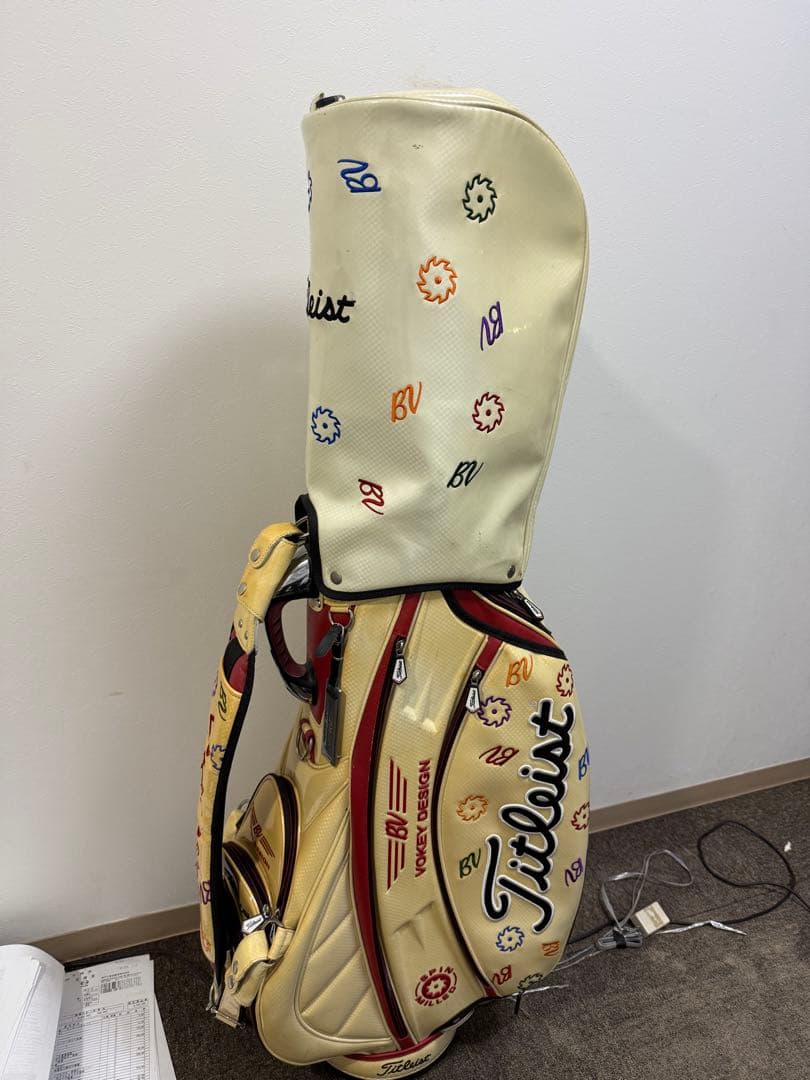 タイトリスト　エナメルキャディバッグVOKEY DESIGN
