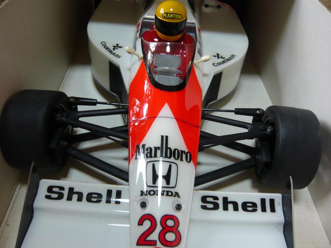 u*f様 KYOSHO マクラーレン・ホンダMP4/5B　F1レーサー　1/10