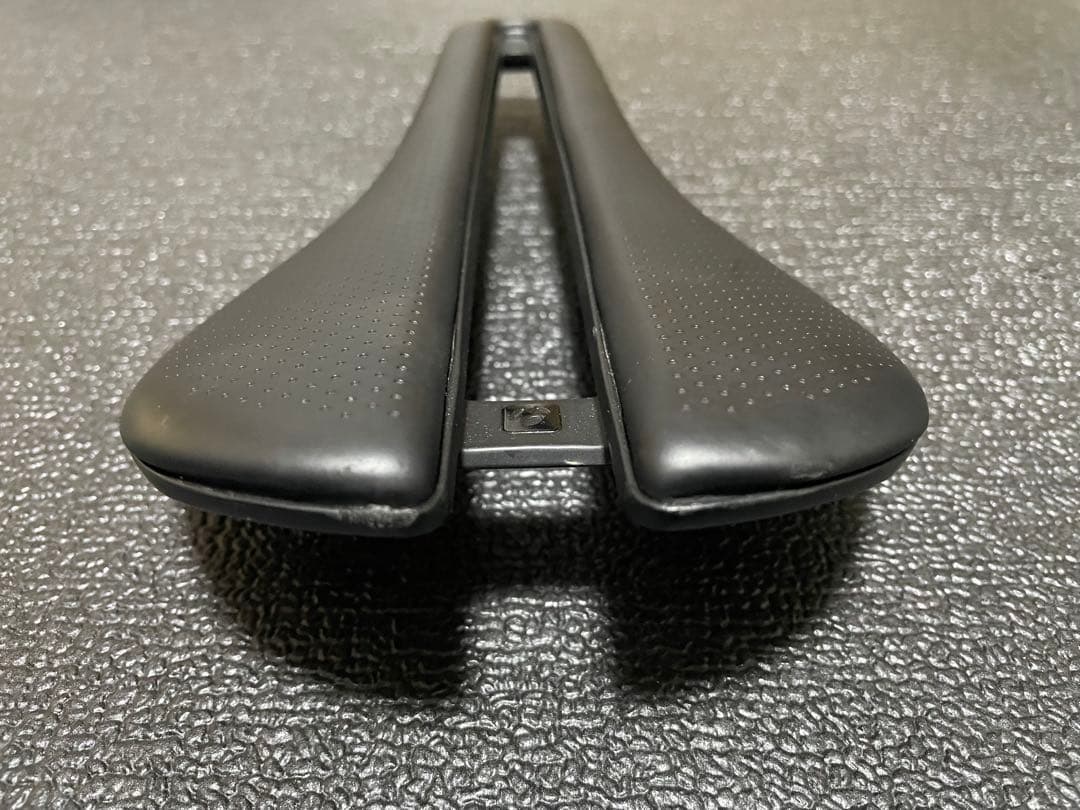 bontrager aeolus pro カーボン サドル 145mm