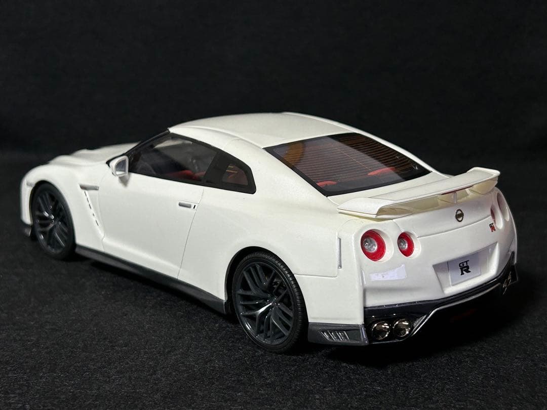 【特価！】日産 GT-R ホワイト 1/18 京商 R35 送料無料