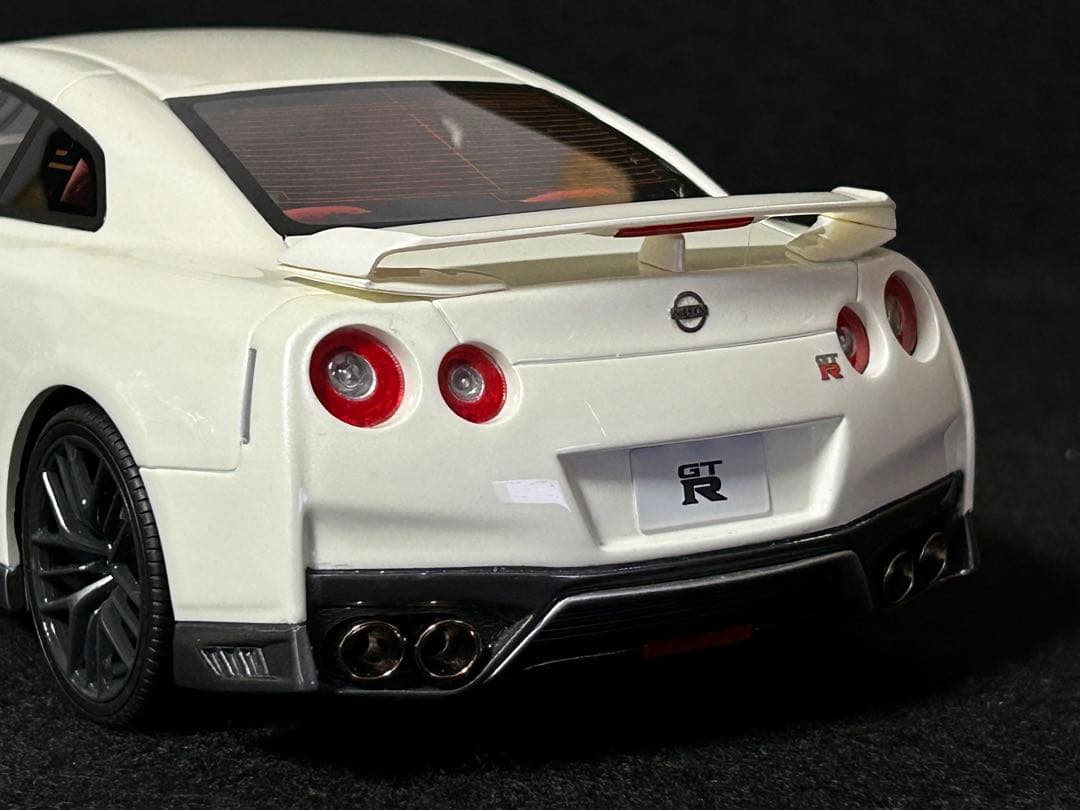 【特価！】日産 GT-R ホワイト 1/18 京商 R35 送料無料