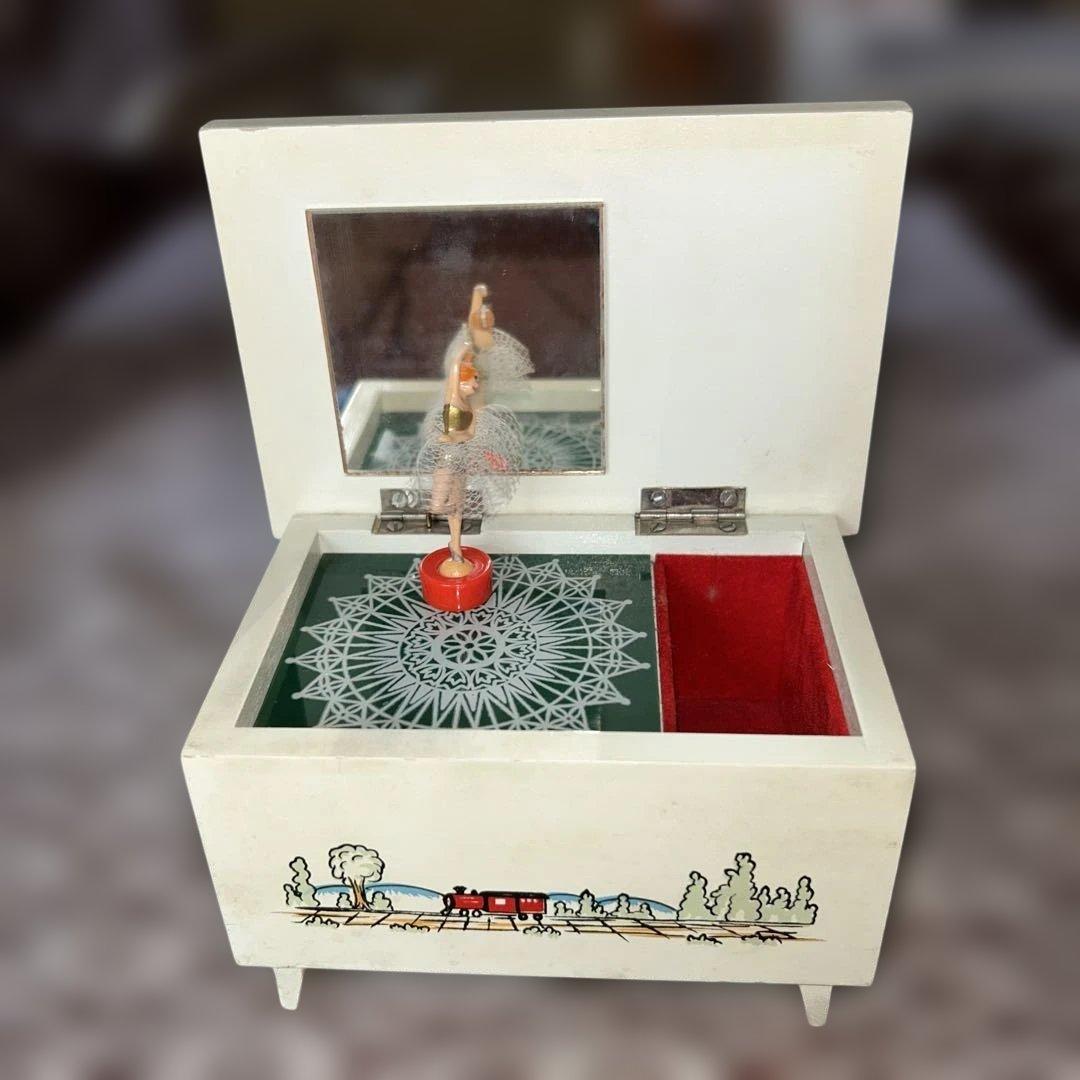 良品1970年代ピンポンパン木製オルゴール女の子が回転する