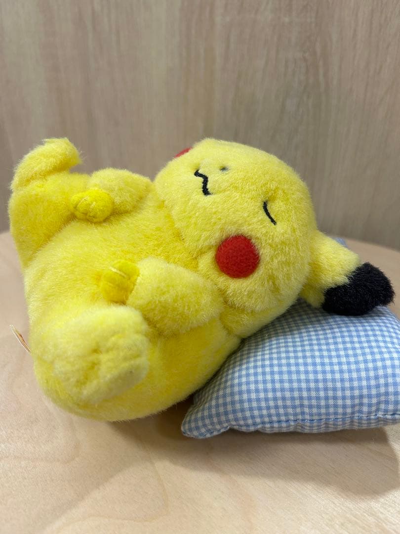 【激レア】TOMY製　ピカチュウ ぬいぐるみ 寝ている姿　初期