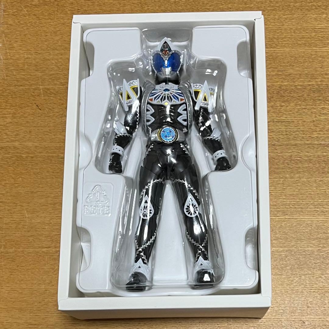 仮面ライダーサガ　S.H.Figuarts（真骨彫製法）