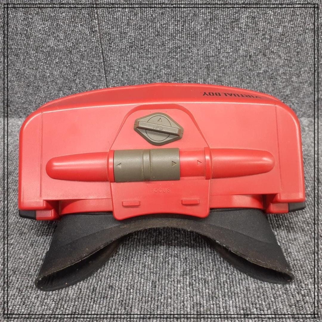 Nintendo Virtual Boy 箱、アイシェード付き