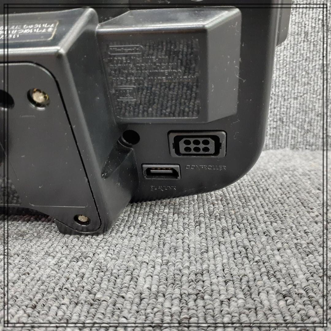 Nintendo Virtual Boy 箱、アイシェード付き