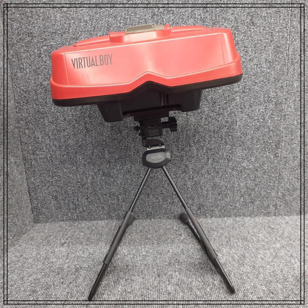 Nintendo Virtual Boy 箱、アイシェード付き