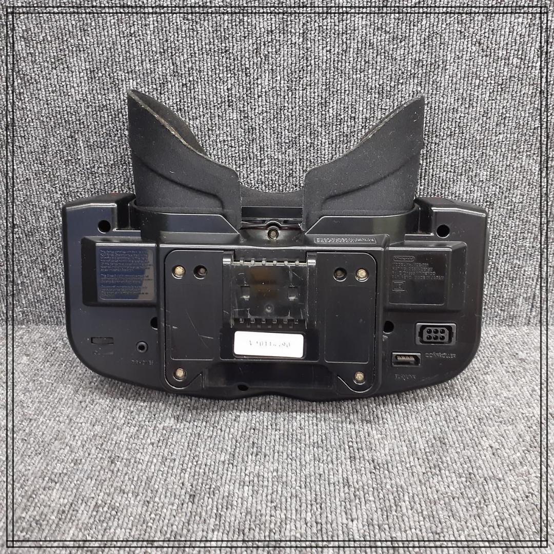 Nintendo Virtual Boy 箱、アイシェード付き
