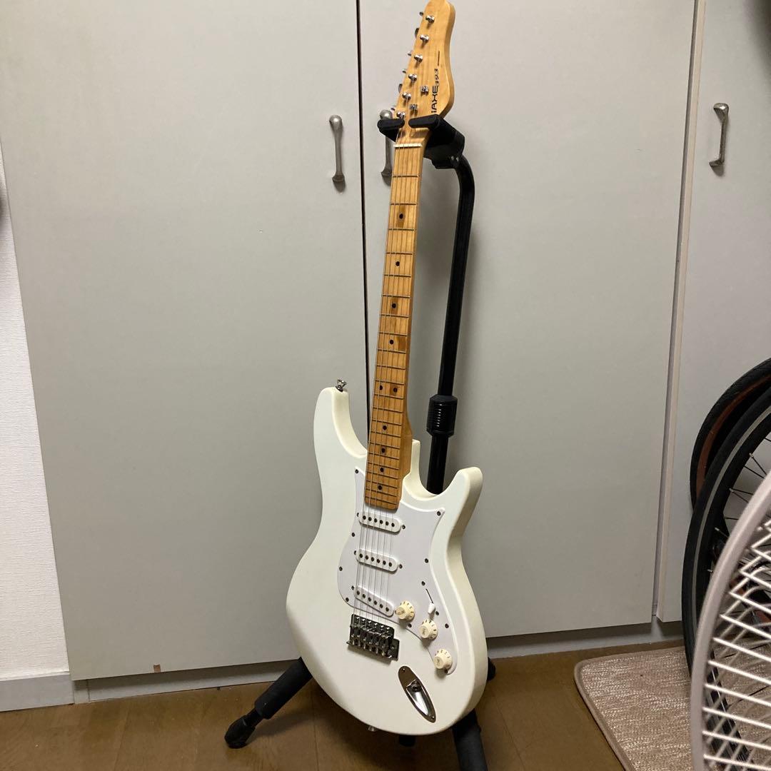 BEHRINGER IAXE 393 ベリンガー　ストラトタイプ