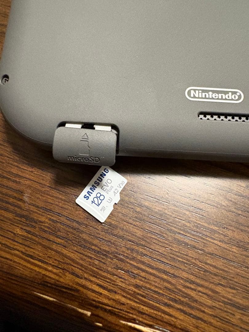 【ほぼ新品】【SDカード付き】Nintendo switch Lite グレー