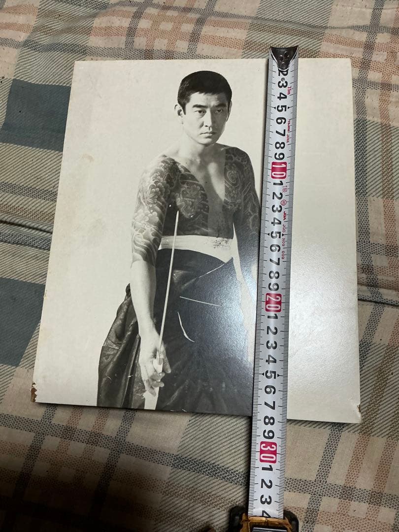 高倉健／唐獅子牡丹　卓上　木製パネル【角に傷が付いております。】