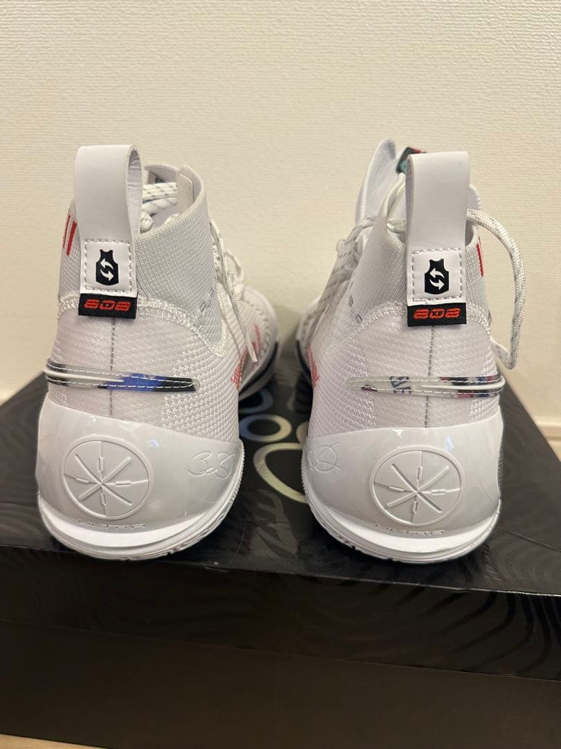 ウルトラ808 LI-NING バッシュ