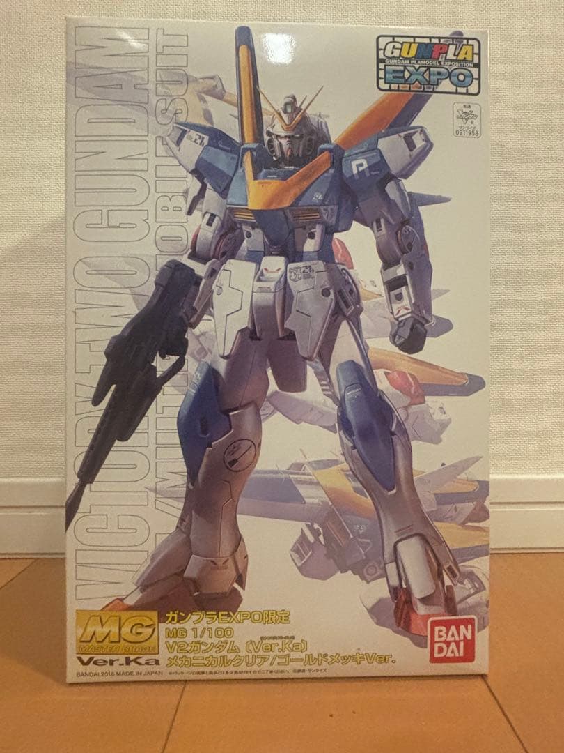 MG 1/100 V2ガンダム Ver.Ka メカニカルクリア/ゴールドメッキ
