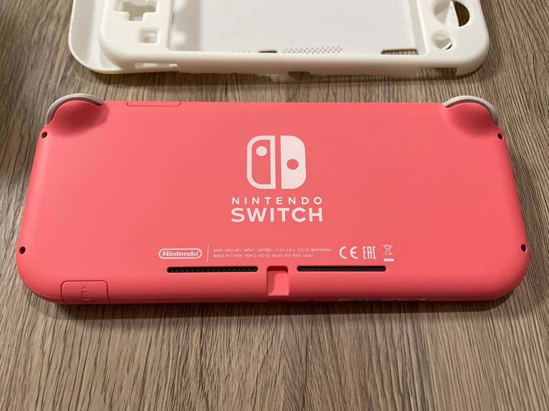 【美品】Nintendo Switch Lite コーラル 本体　アダプター付き