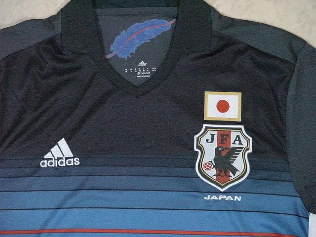 62510　アディダス　サッカー　トップス　青ほか　サイズＭ