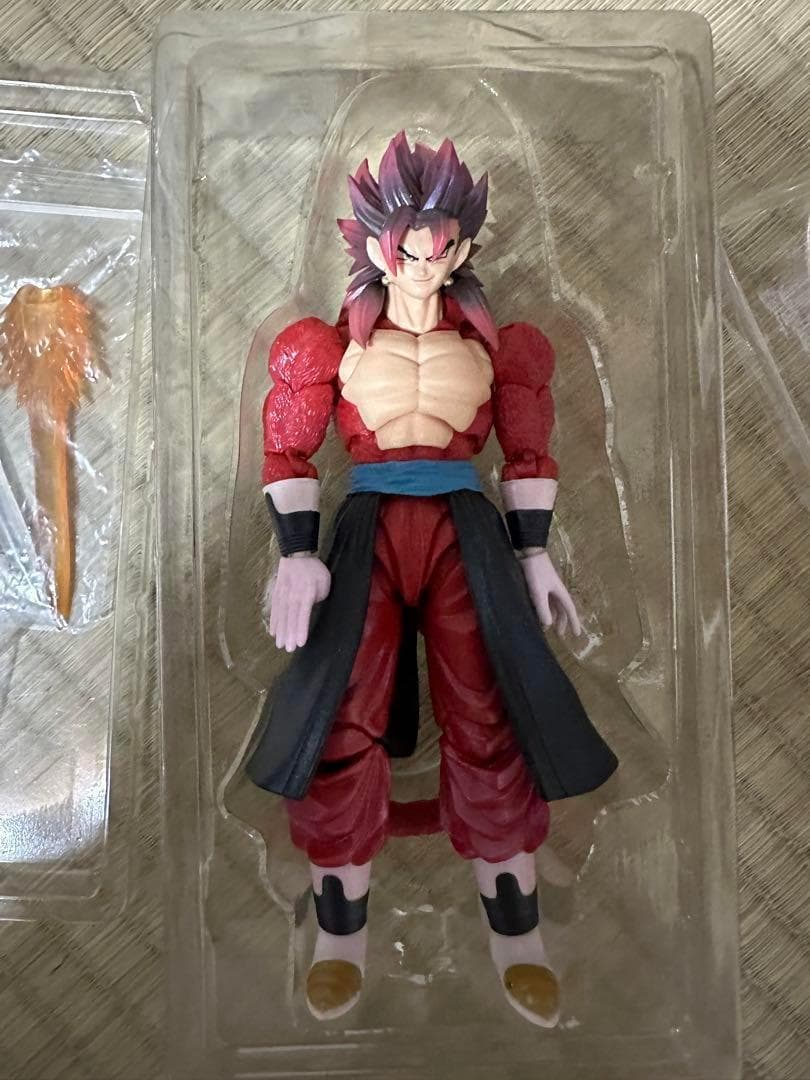 海外限定 S.H ドラゴンボール フィギュア 超サイヤ人4ベジット限界突破