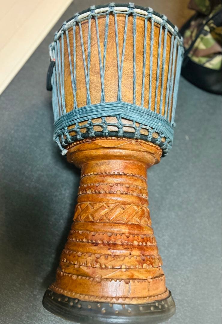 Djembe ジャンベ 高さ約62cm 打面径32.5cm打楽器 ケース付 牛皮