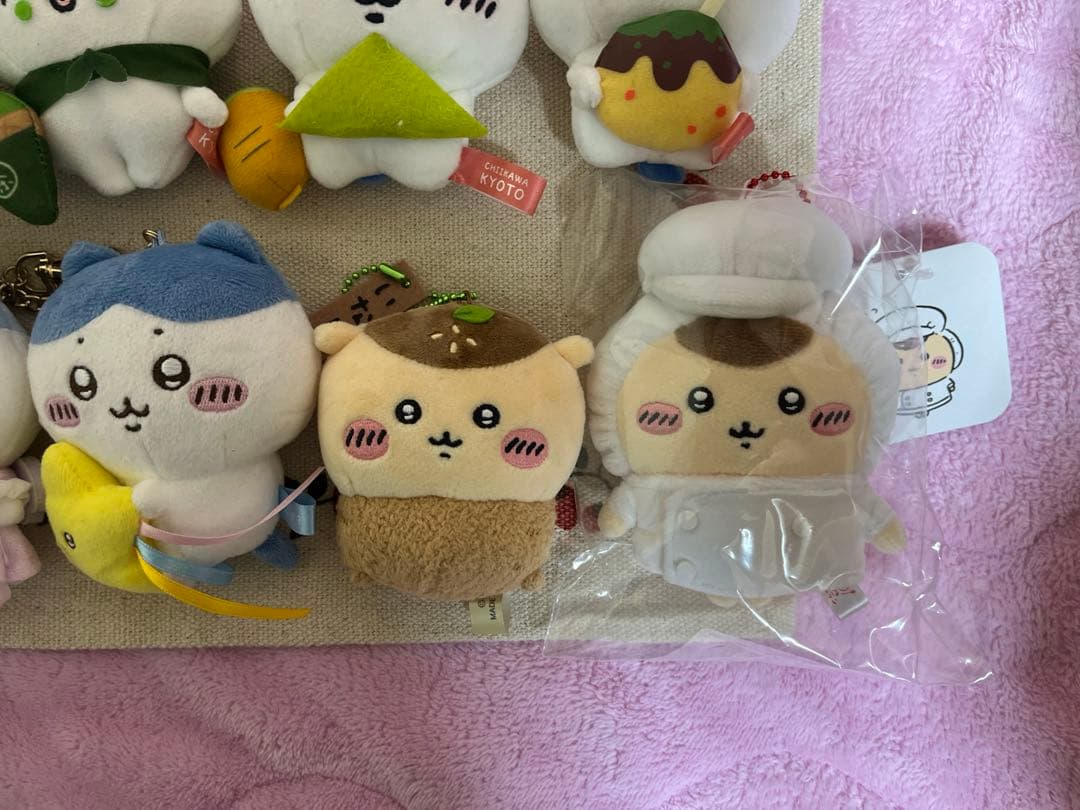 ちいかわ　ハチワレ　ぬいぐるみマスコットキーホルダー