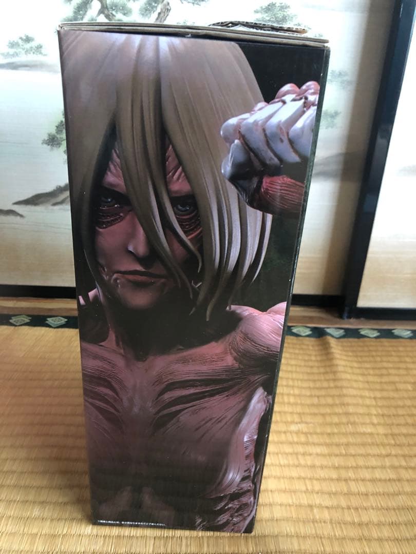 女型の巨人 フィギュア MEGAIMPACT