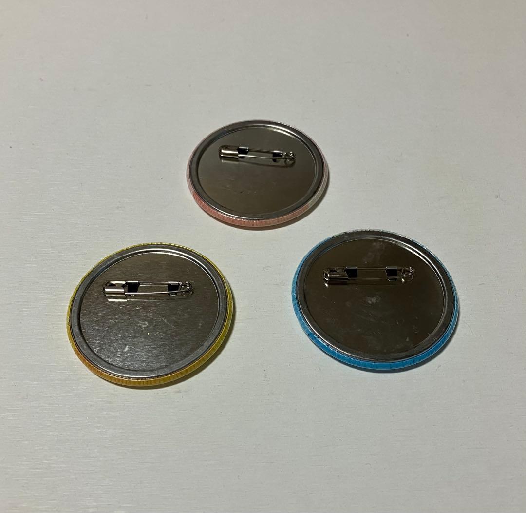 レア　抽選当選品　鬼滅の刃　白十字　缶バッジ　非売品　禰豆子　伊之助　善逸